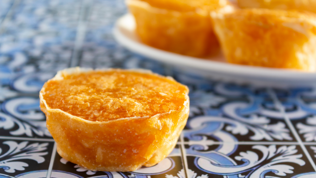 Pastel de feijao - almond pastriews